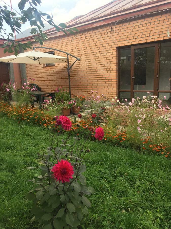 Story Guesthouse Казбеги Екстериор снимка